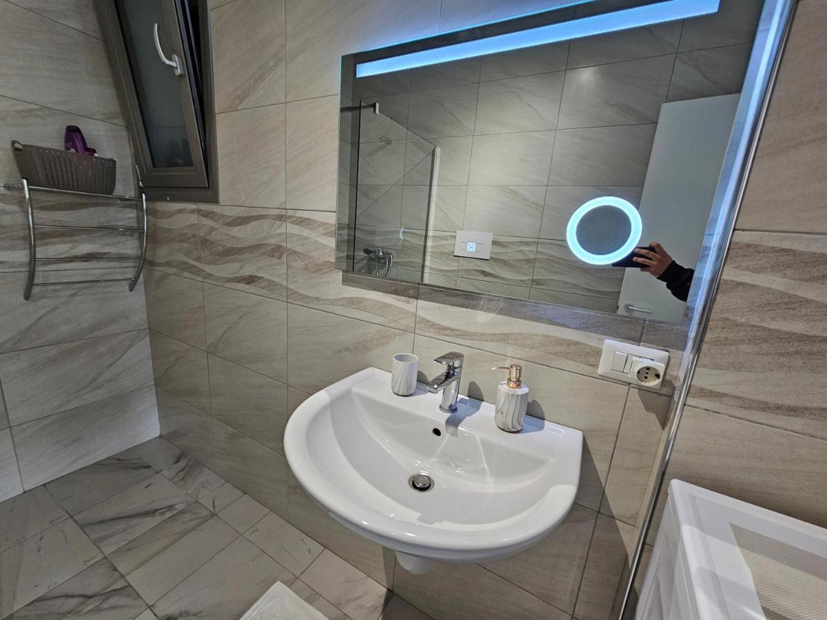 Tower Bridge Apartment Тирана Экстерьер фото