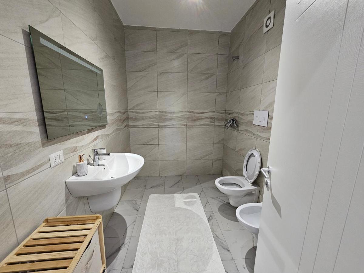 Tower Bridge Apartment Тирана Экстерьер фото